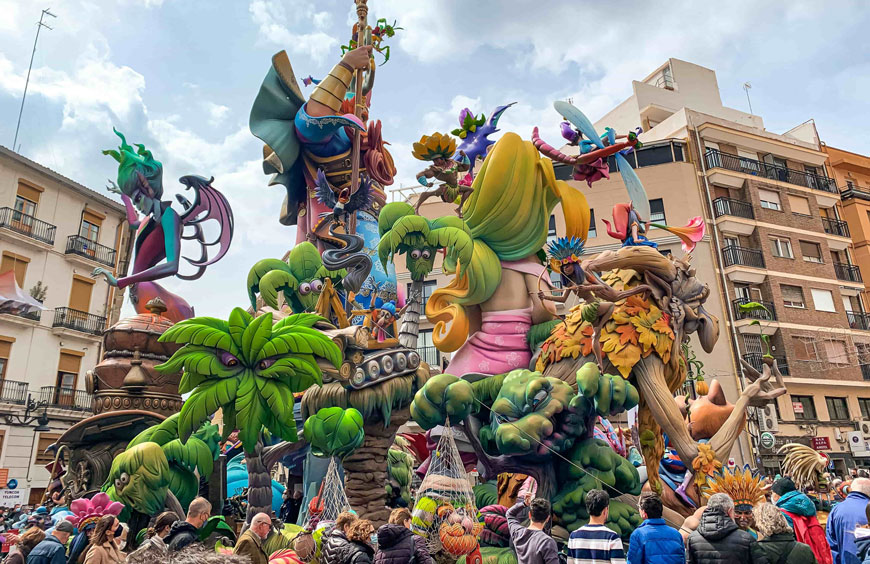 Tradición, fuego y homenaje en las Fallas de Valencia 2025