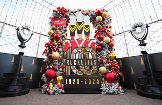 Empire State Building recibe las fiestas navideñas con homenaje a las Rockettes