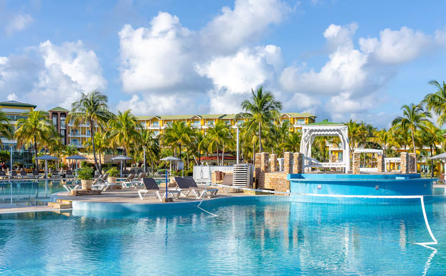 Meliá se reestructura en Cuba