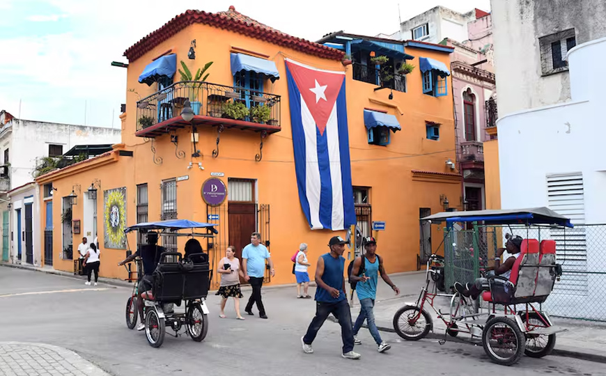 Cuba abre las puertas al sector privado